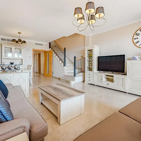 Spacious Ocean View Family Townhouse