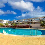 Spacious Ocean View Family Townhouse アパート *