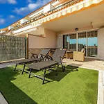 Spacious Ocean View Family Townhouse アパート *