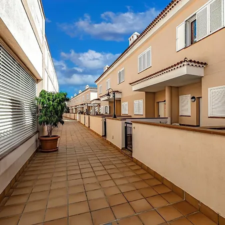 Spacious Ocean View Family Townhouse Пуэрто-де-Сантьяго