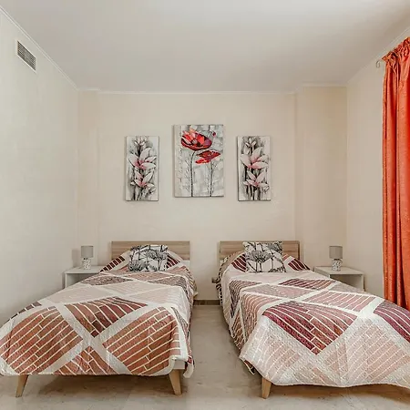 Апартаменты Spacious Ocean View Family Townhouse *