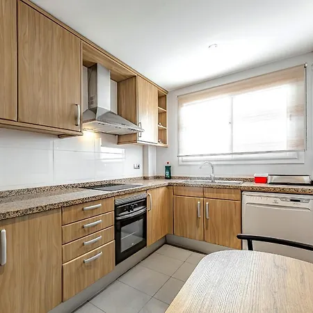 Апартаменты Spacious Ocean View Family Townhouse Пуэрто-де-Сантьяго