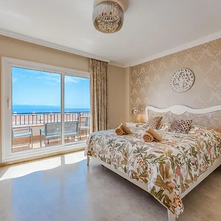 Апартаменты Spacious Ocean View Family Townhouse *