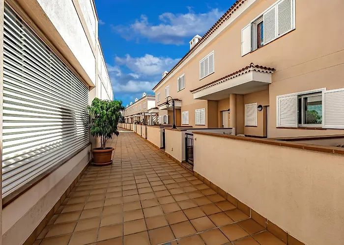 Spacious Ocean View Family Townhouse Puerto de Santiago (Tenerife)