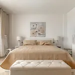 Spacious Ocean View Family Townhouse