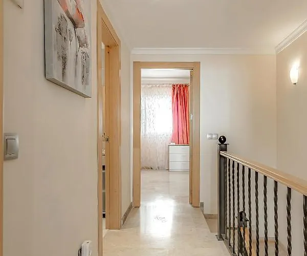 Spacious Ocean View Family Townhouse شقة