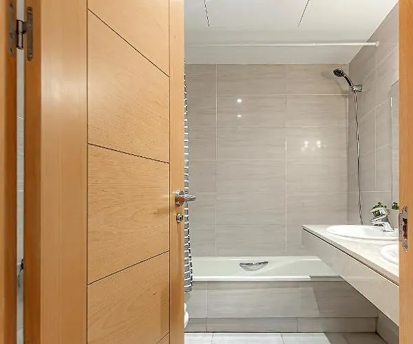 Spacious Ocean View Family Townhouse *