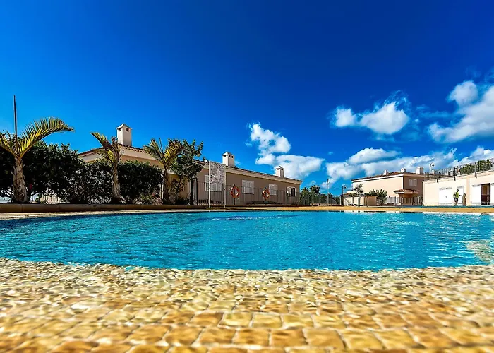 Spacious Ocean View Family Townhouse *