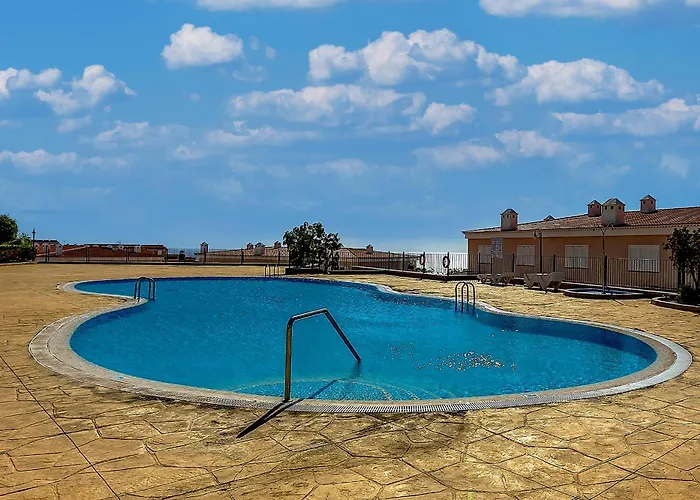 Spacious Ocean View Family Townhouse Apartment *