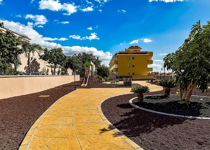 Spacious Ocean View Family Townhouse شقة