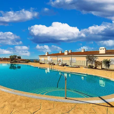 Spacious Ocean View Family Townhouse *